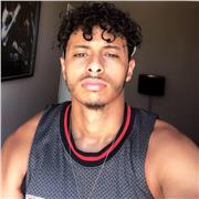 Éducateur sportif depuis plus de 5 ans, ayant suivie un stage en tant que coach sportif dans une salle de sport avec un kinésithérapeute